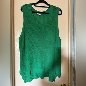 Lovely Green Sweater Vest. High/Low Style. XL